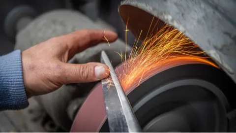 Sharpening knife